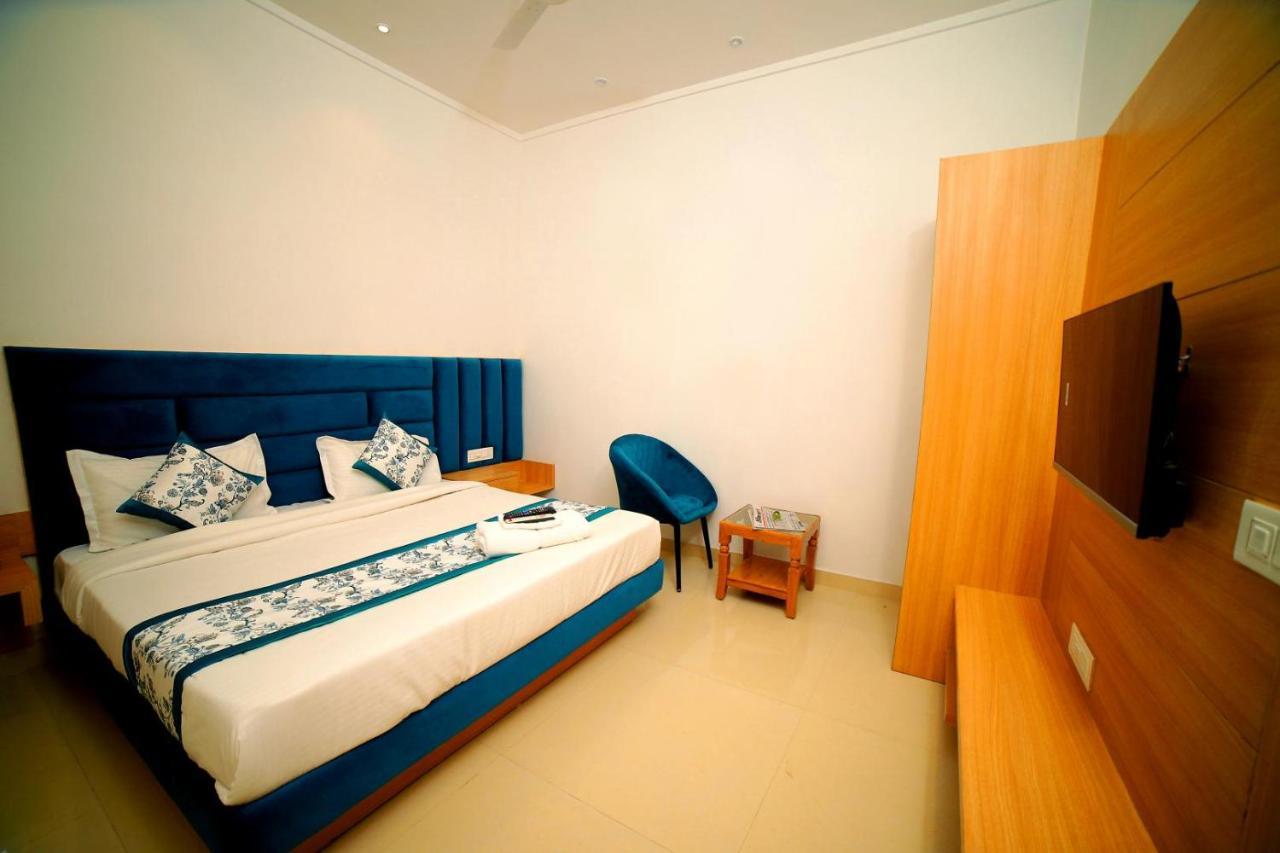 Hotel Diamond View Амритсар Экстерьер фото
