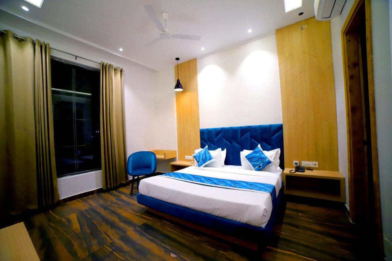 Hotel Diamond View Амритсар Экстерьер фото