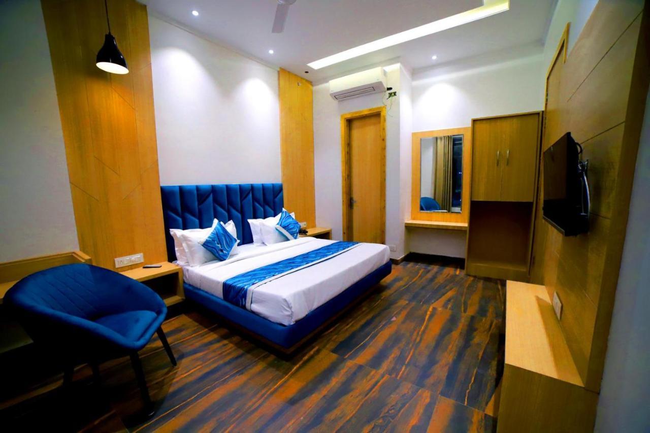 Hotel Diamond View Амритсар Экстерьер фото